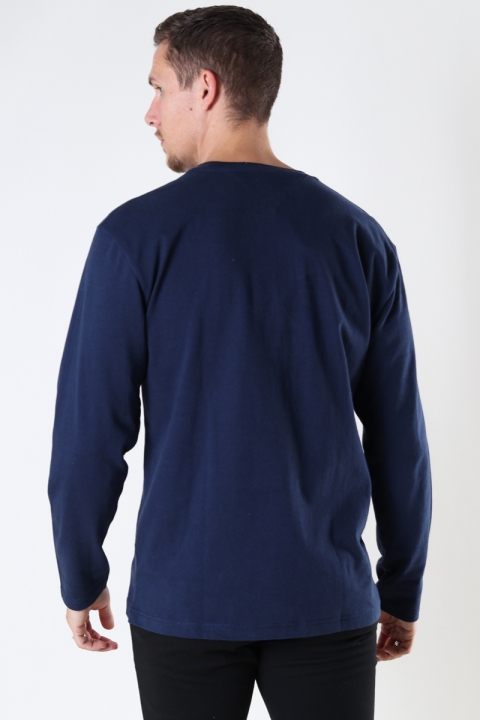 TJM LS TOMMY BADGE TEE Twilight Navy