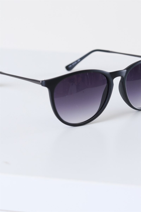 Fashion 1395 Sunglasses Black/Gun Grey Gradient Lens