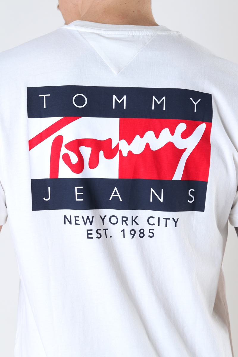 Kruiden salami glans TOMMY JEANS TJM VINTAGE FLAG SIGNATURE TEE Ivory